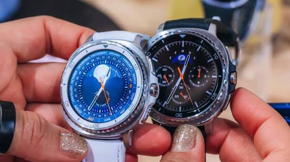 Fitness watch on a wrist during a weightlifting session